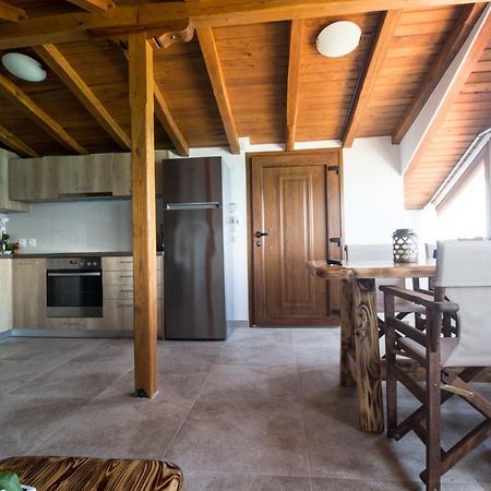 Golden Attic Apartment Nea Roda Ngoại thất bức ảnh