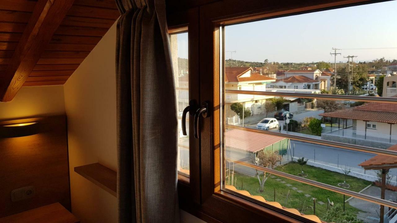 Golden Attic Apartment Nea Roda Ngoại thất bức ảnh
