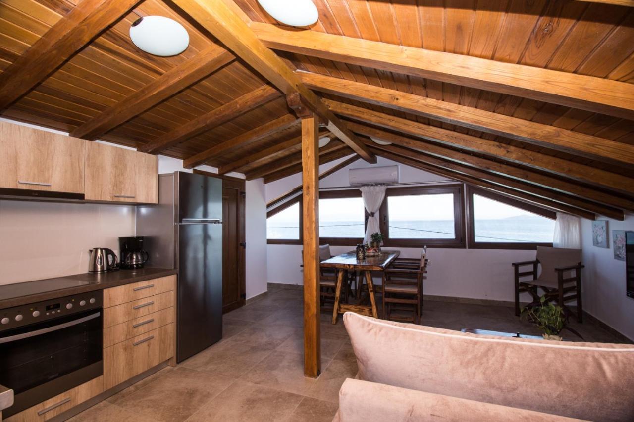 Golden Attic Apartment Nea Roda Ngoại thất bức ảnh