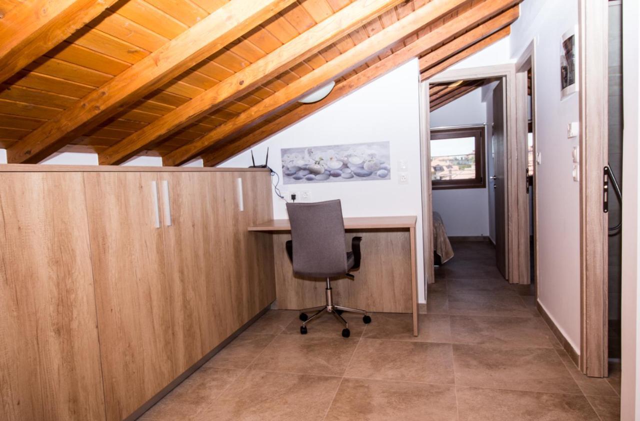Golden Attic Apartment Nea Roda Ngoại thất bức ảnh