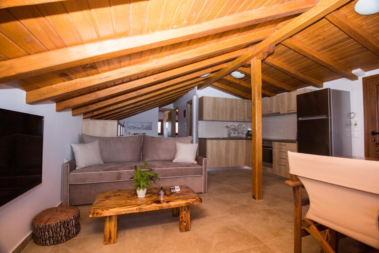 Golden Attic Apartment Nea Roda Ngoại thất bức ảnh