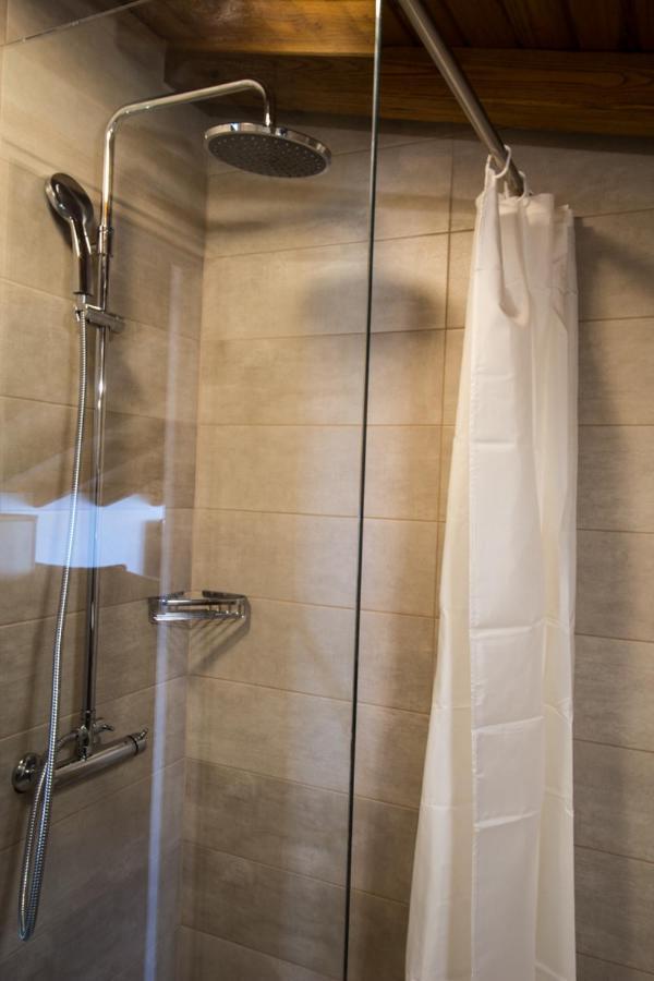 Golden Attic Apartment Nea Roda Ngoại thất bức ảnh