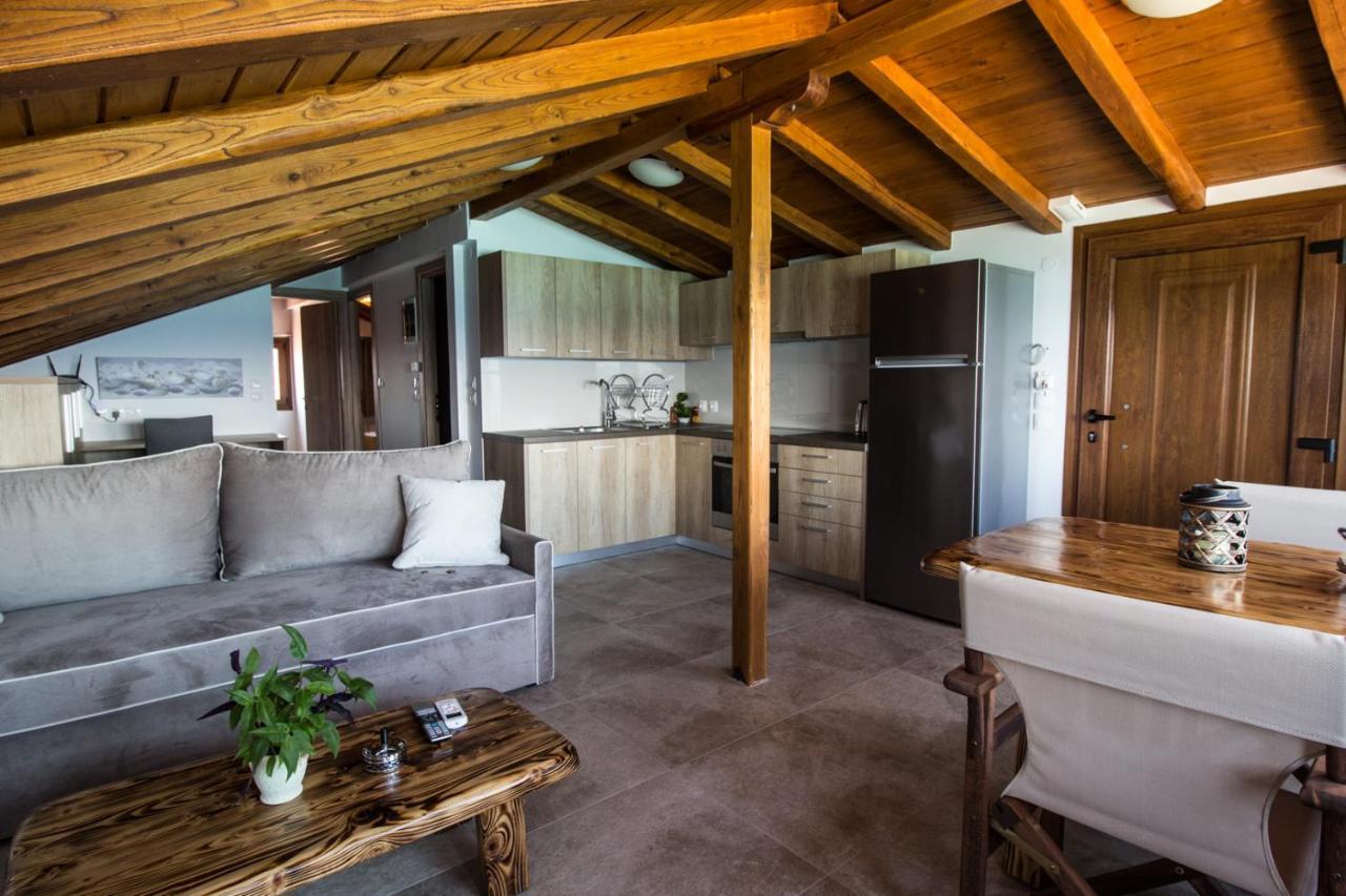 Golden Attic Apartment Nea Roda Ngoại thất bức ảnh