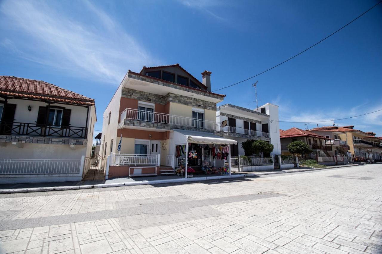 Golden Attic Apartment Nea Roda Ngoại thất bức ảnh